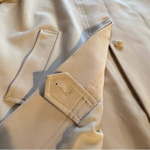 Jones New York Tan Trench Coat Jacket, size Medium π§₯ - Picture 7 of 13